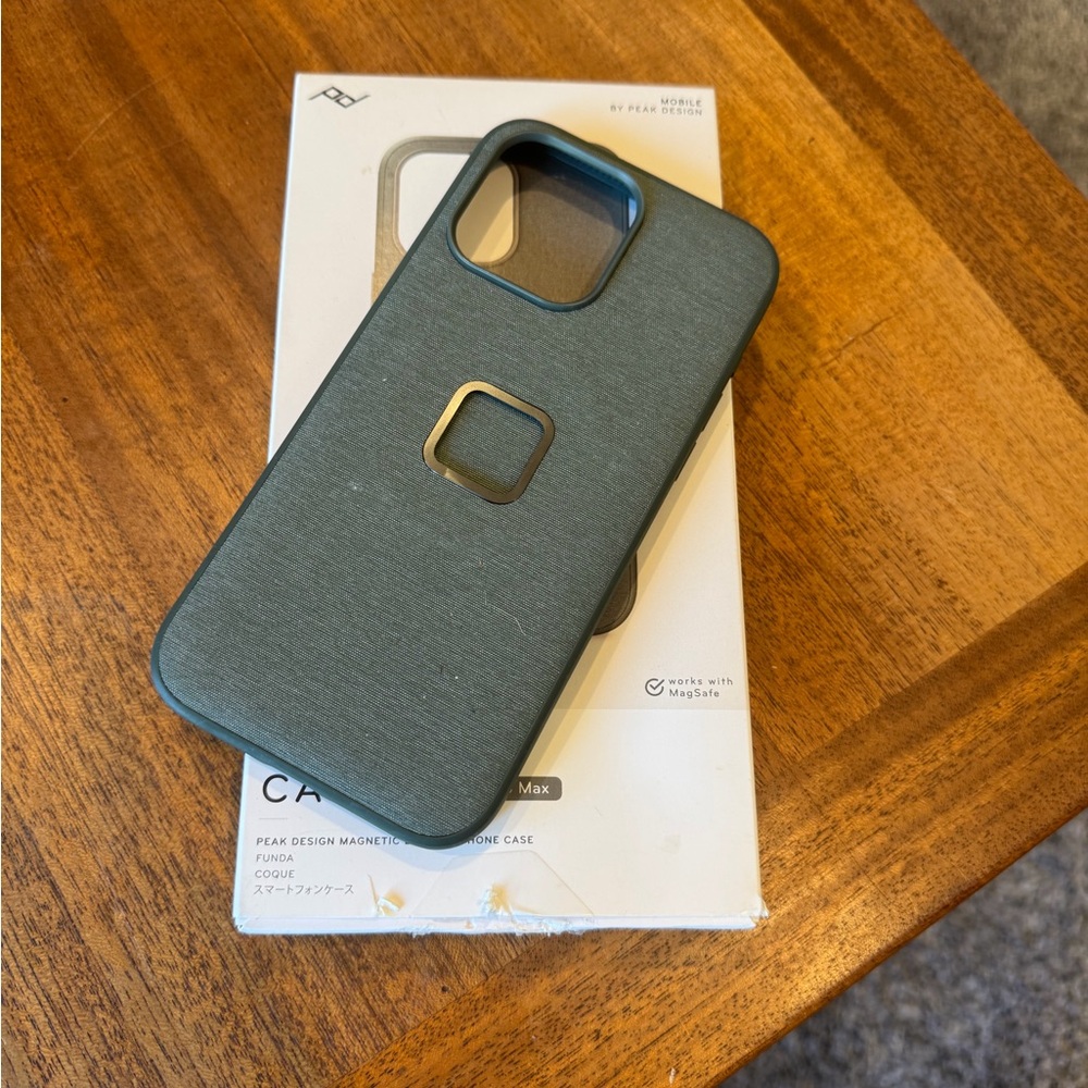 Peak Design Magnetic Phone Case - Green iPhone 15 pro max